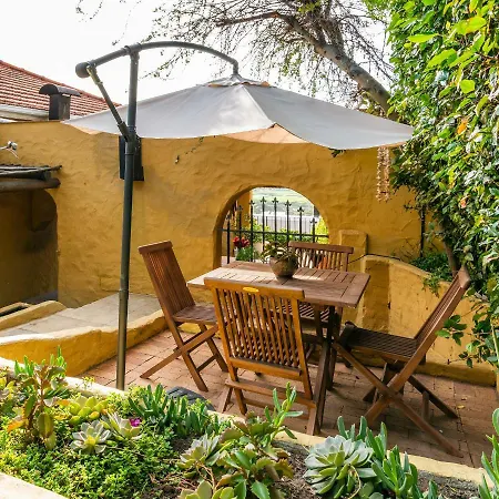 Sun, Sea & A Wood-Fired Hot Tub In A Downtown Mediterranean Villa Cape Town Exterior photo