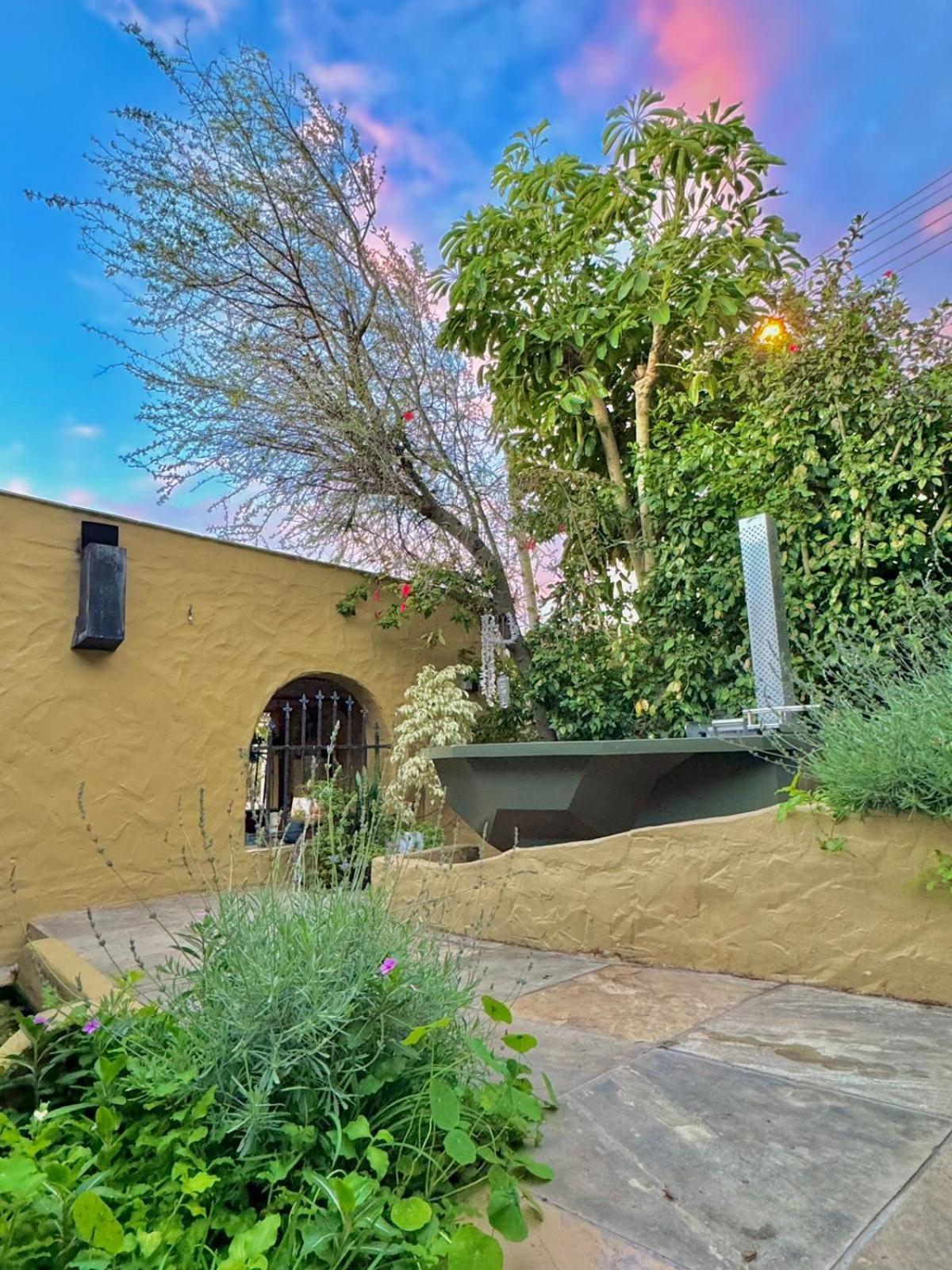 Villa Sun, Sea & A Wood-fired Hot Tub In A Downtown Mediterranean *