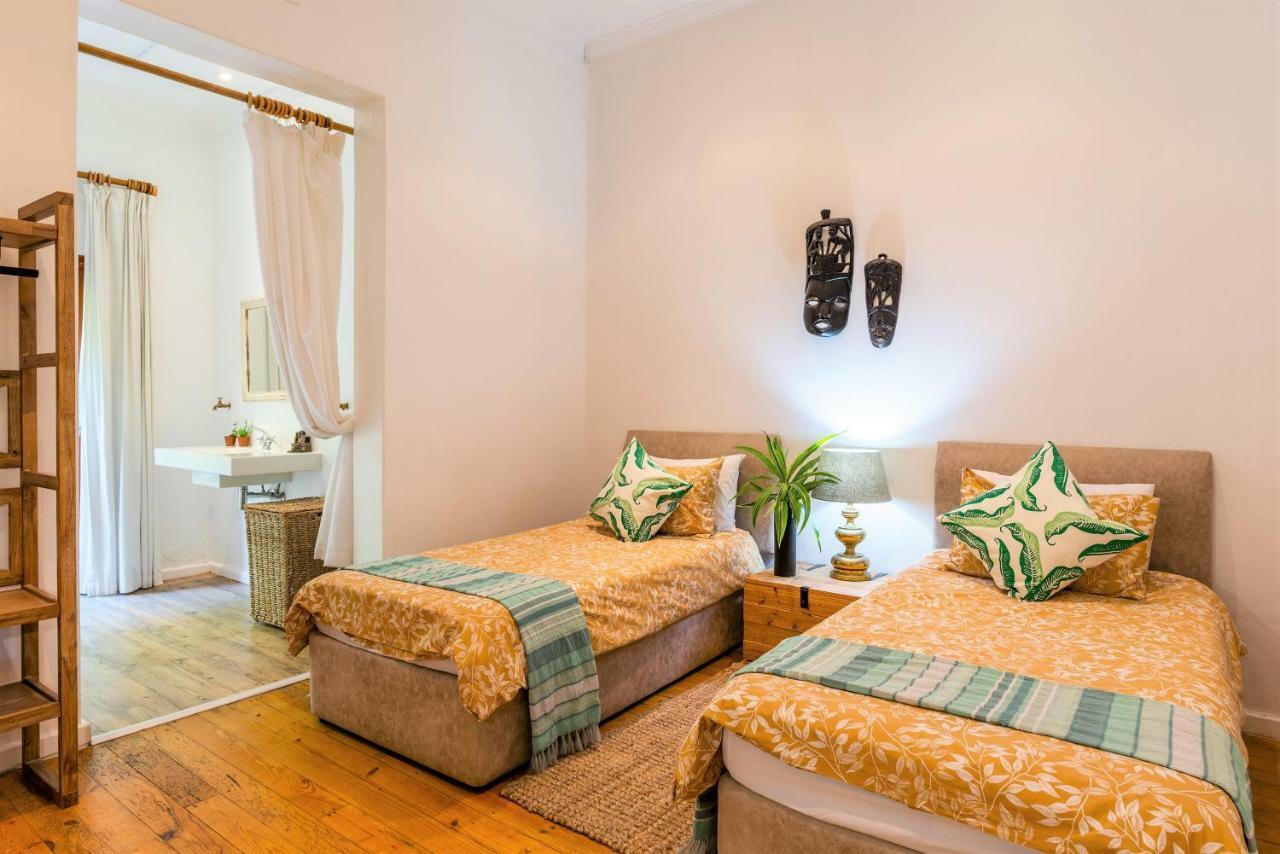 Villa Sun, Sea & A Wood-fired Hot Tub In A Downtown Mediterranean