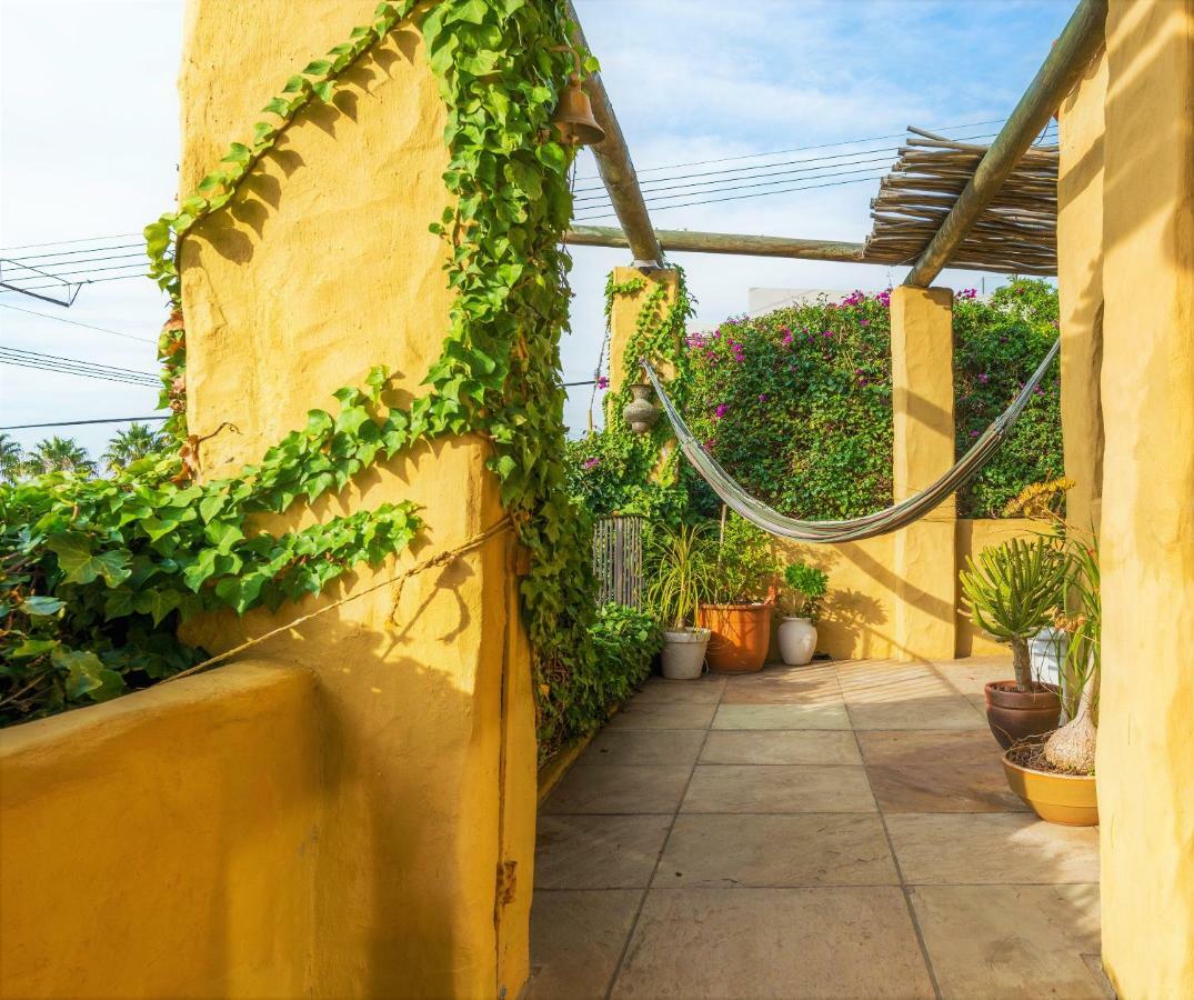 Sun, Sea & A Wood-fired Hot Tub In A Downtown Mediterranean Villa Cape Town