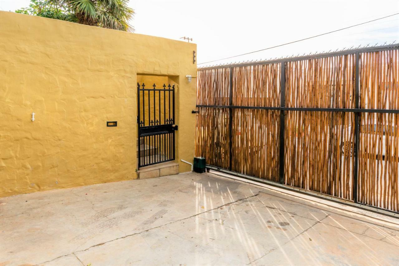 Villa Sun, Sea & A Wood-fired Hot Tub In A Downtown Mediterranean